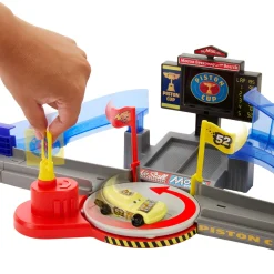 Cars Cruze And Crash Playset