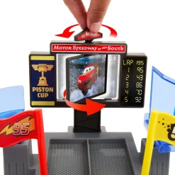 Cars Cruze And Crash Playset