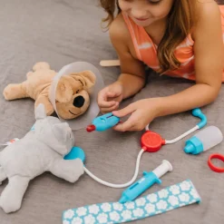 Melissa & Doug Examine & Treat Pet Vet Play Set