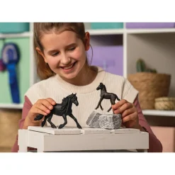 Schleich 13977 Fries Veulen